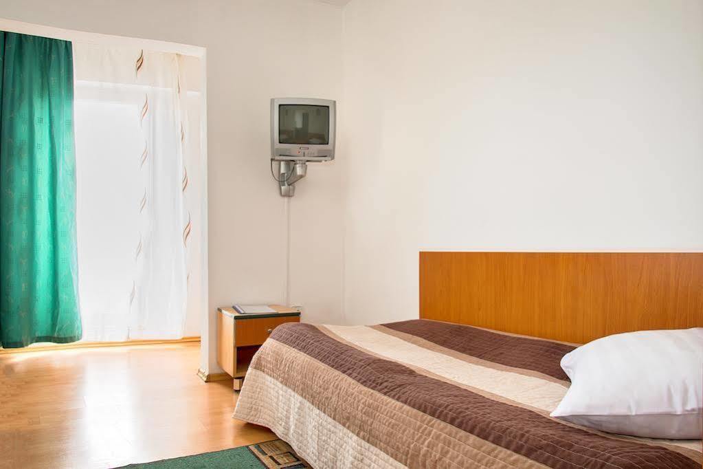 Hotel Beta Cluj-Napoca Buitenkant foto