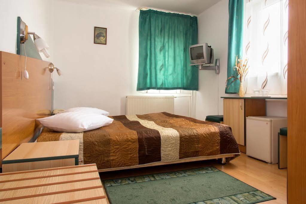 Hotel Beta Cluj-Napoca Buitenkant foto